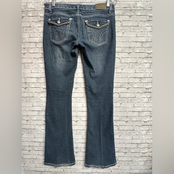 Rue 21 Premium Women's Size 3/4 Denim Jeans Studded Button Pockets Embroidered - Picture 2 of 10